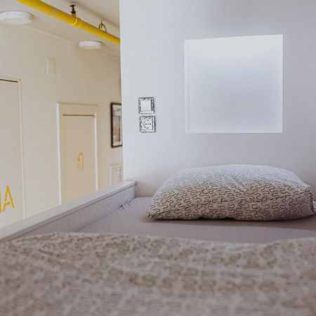 Private Rooms At Hostel63 萨格勒布 外观 照片