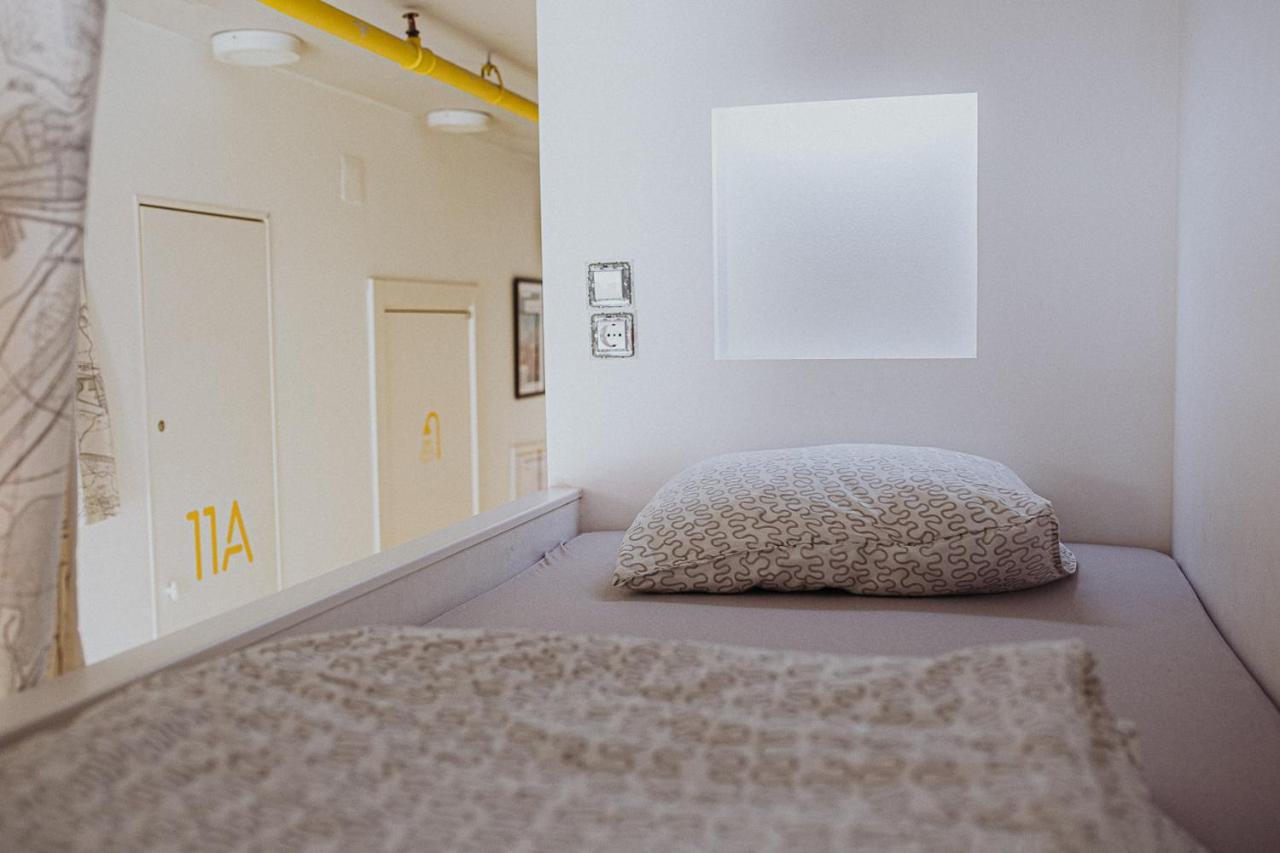 Private Rooms At Hostel63 萨格勒布 外观 照片