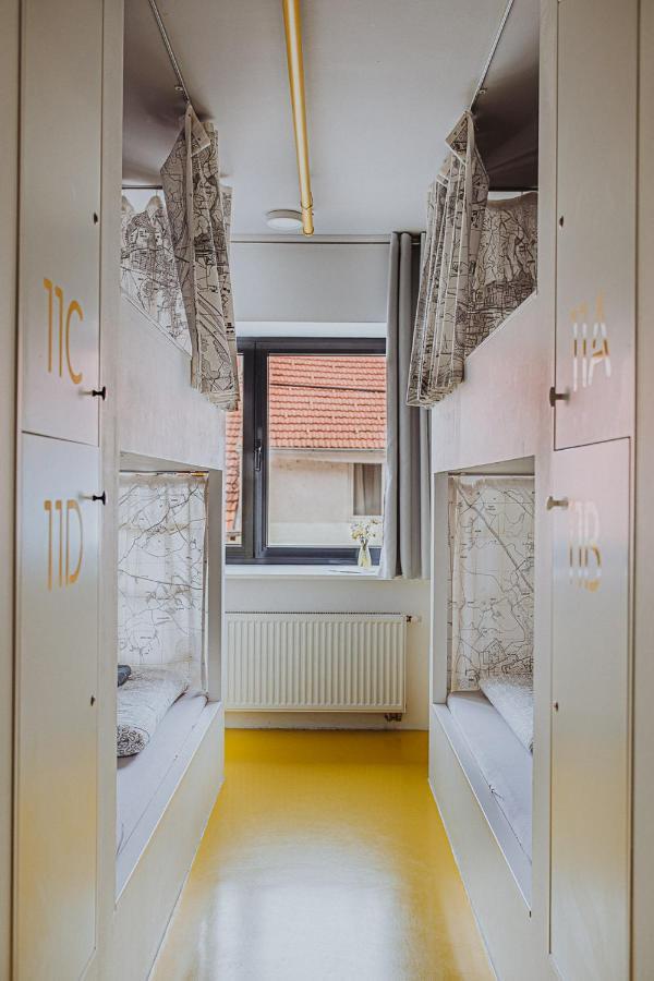 Private Rooms At Hostel63 萨格勒布 外观 照片