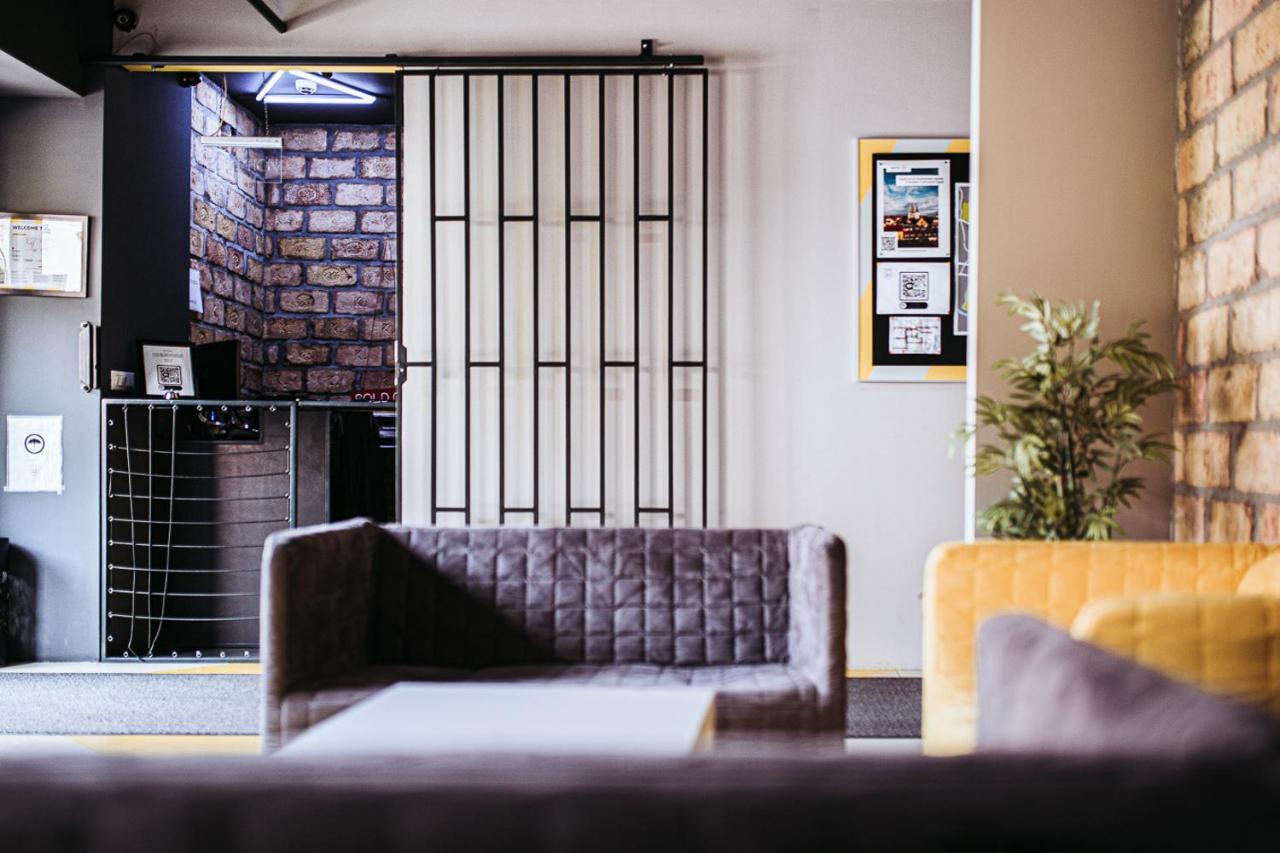 Private Rooms At Hostel63 萨格勒布 外观 照片