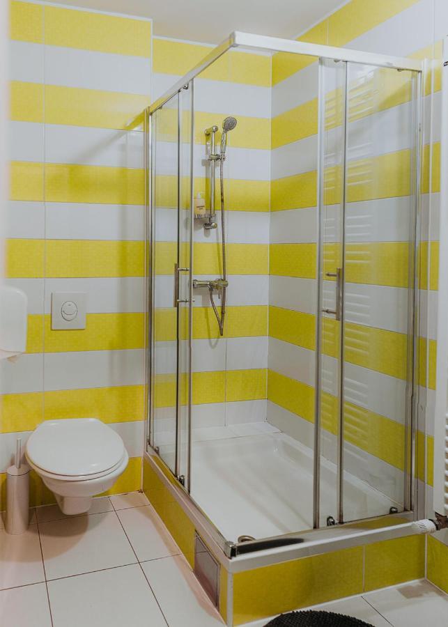 Private Rooms At Hostel63 萨格勒布 外观 照片
