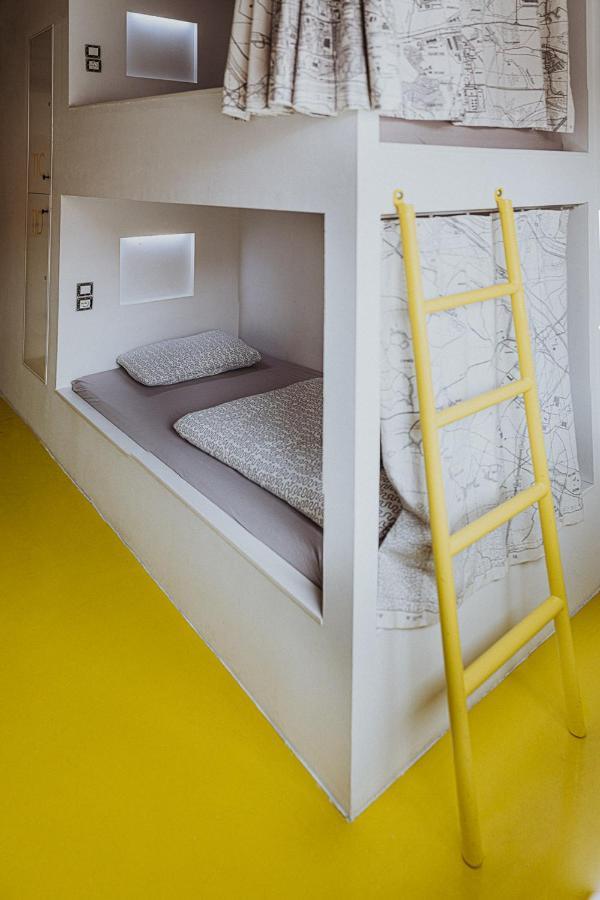 Private Rooms At Hostel63 萨格勒布 外观 照片