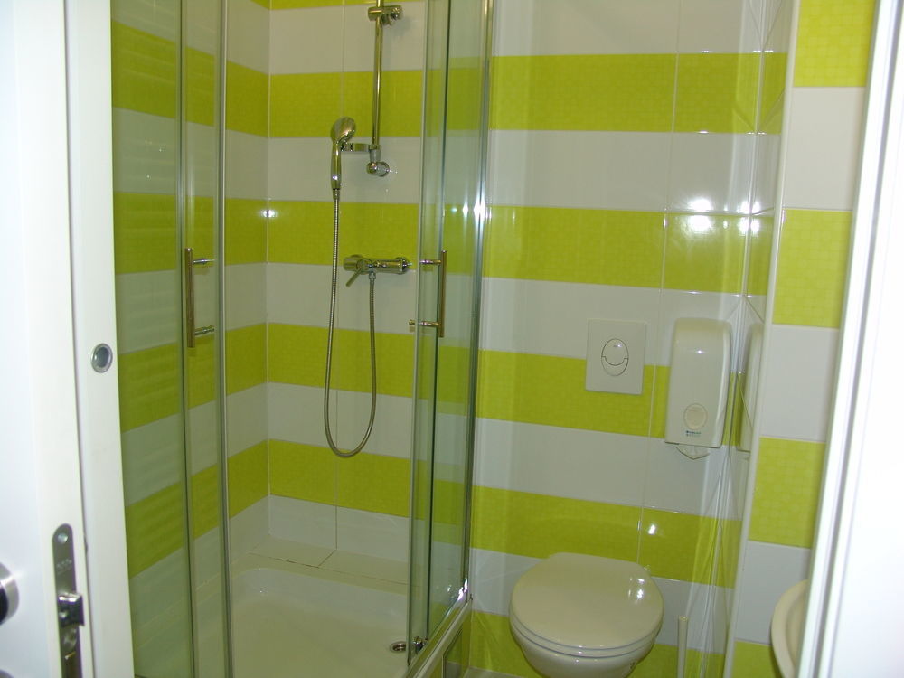 Private Rooms At Hostel63 萨格勒布 外观 照片